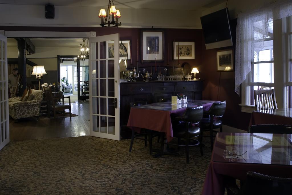 Inn At Starlight Lake & Restaurant Esterno foto